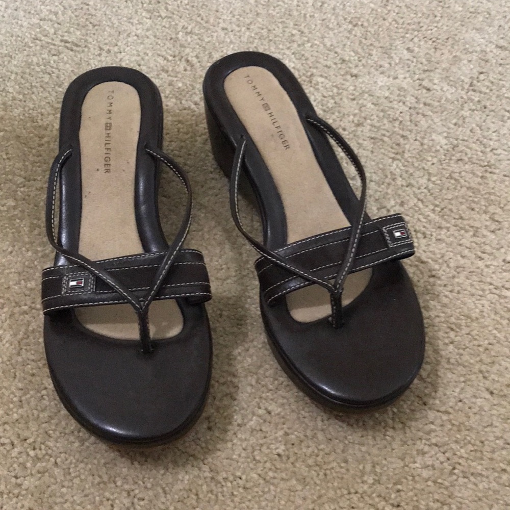 Tommy Hilfiger sandals like new!!
